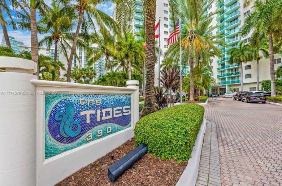 Tides Condo Resort (Hallandale Beach)